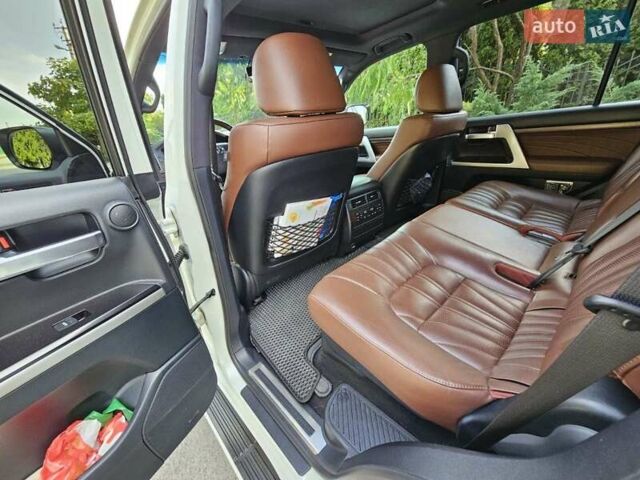 Тойота Ленд Крузер, объемом двигателя 4.46 л и пробегом 150 тыс. км за 68000 $, фото 11 на Automoto.ua