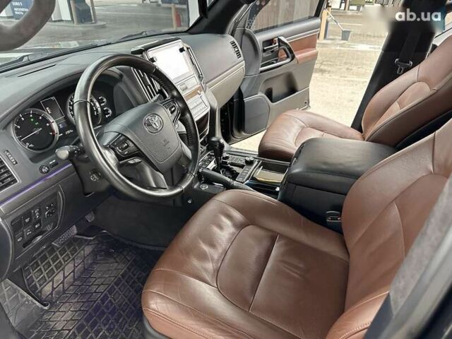 Тойота Ленд Крузер, объемом двигателя 0 л и пробегом 92 тыс. км за 64000 $, фото 19 на Automoto.ua