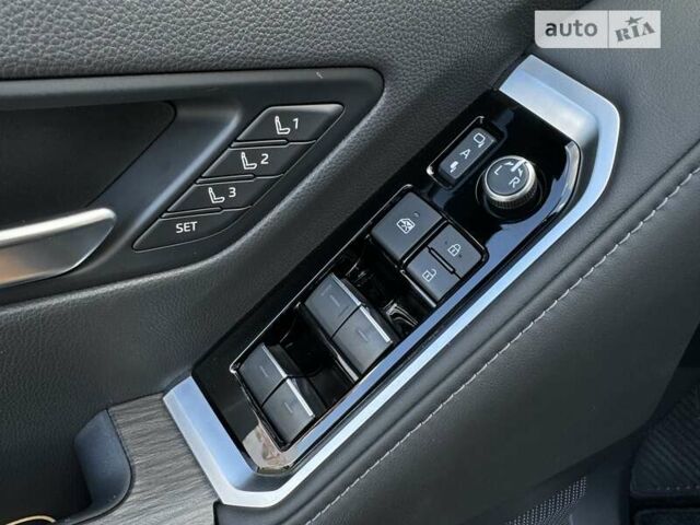 Тойота Ленд Крузер, объемом двигателя 3.3 л и пробегом 13 тыс. км за 89999 $, фото 30 на Automoto.ua