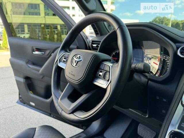 Тойота Ленд Крузер, объемом двигателя 3.3 л и пробегом 13 тыс. км за 89999 $, фото 42 на Automoto.ua