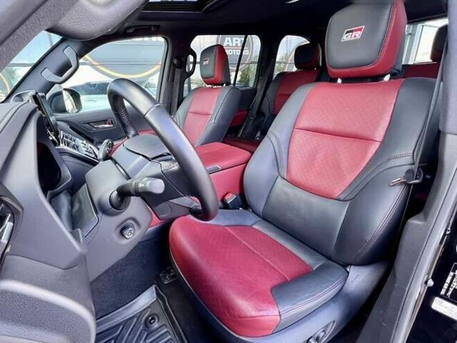 Тойота Ленд Крузер, объемом двигателя 3.3 л и пробегом 53 тыс. км за 78999 $, фото 27 на Automoto.ua