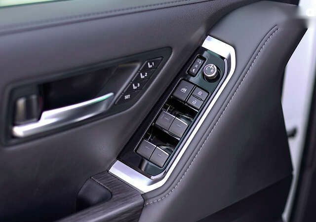 Тойота Ленд Крузер, объемом двигателя 3.3 л и пробегом 69 тыс. км за 80012 $, фото 15 на Automoto.ua