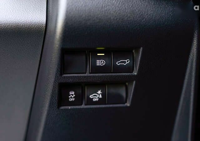 Тойота Ленд Крузер, объемом двигателя 3.3 л и пробегом 69 тыс. км за 80012 $, фото 16 на Automoto.ua