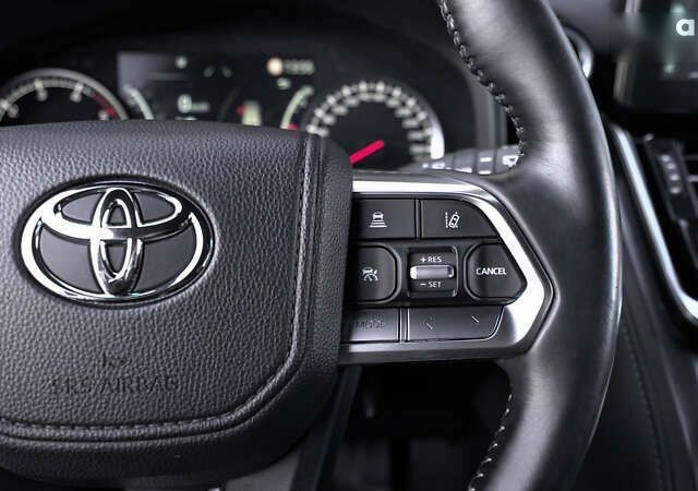 Тойота Ленд Крузер, объемом двигателя 3.3 л и пробегом 69 тыс. км за 80012 $, фото 21 на Automoto.ua