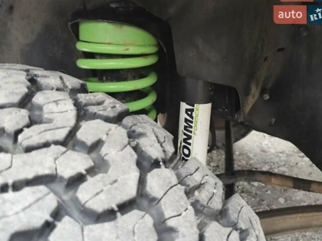 Серый Тойота Ленд Крузер, объемом двигателя 4.2 л и пробегом 380 тыс. км за 17000 $, фото 26 на Automoto.ua