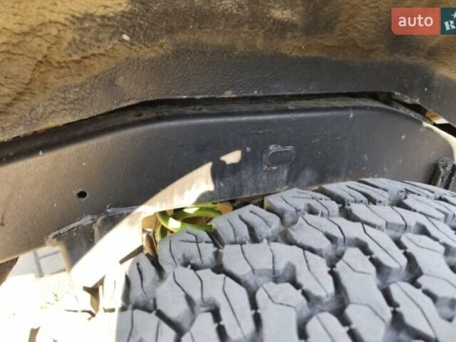 Серый Тойота Ленд Крузер, объемом двигателя 4.2 л и пробегом 380 тыс. км за 17000 $, фото 29 на Automoto.ua