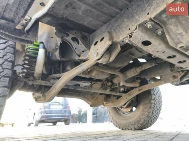 Серый Тойота Ленд Крузер, объемом двигателя 4.2 л и пробегом 380 тыс. км за 17000 $, фото 28 на Automoto.ua