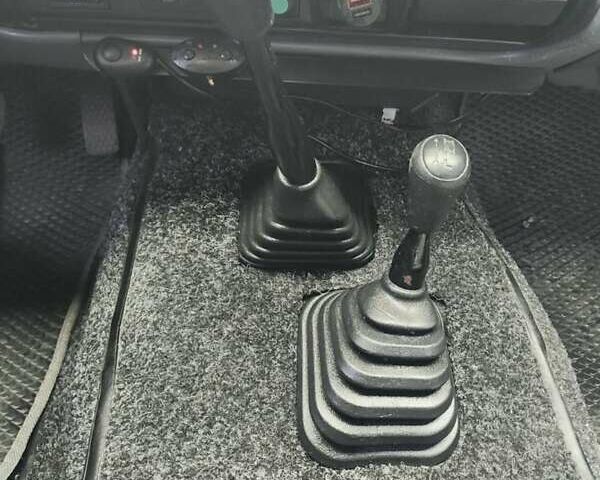 Серый Тойота Ленд Крузер, объемом двигателя 4.2 л и пробегом 380 тыс. км за 17000 $, фото 27 на Automoto.ua