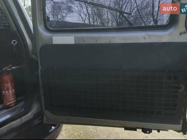 Серый Тойота Ленд Крузер, объемом двигателя 4.2 л и пробегом 380 тыс. км за 17000 $, фото 18 на Automoto.ua