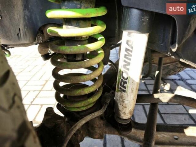 Серый Тойота Ленд Крузер, объемом двигателя 4.2 л и пробегом 380 тыс. км за 17000 $, фото 30 на Automoto.ua