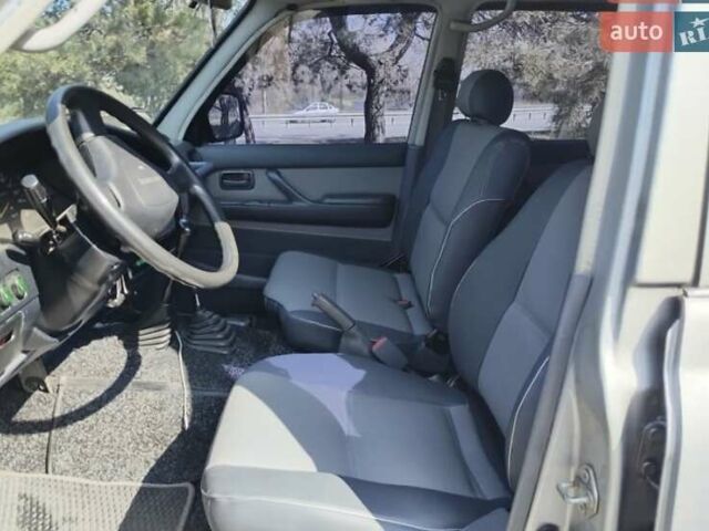 Серый Тойота Ленд Крузер, объемом двигателя 4.2 л и пробегом 380 тыс. км за 17000 $, фото 9 на Automoto.ua