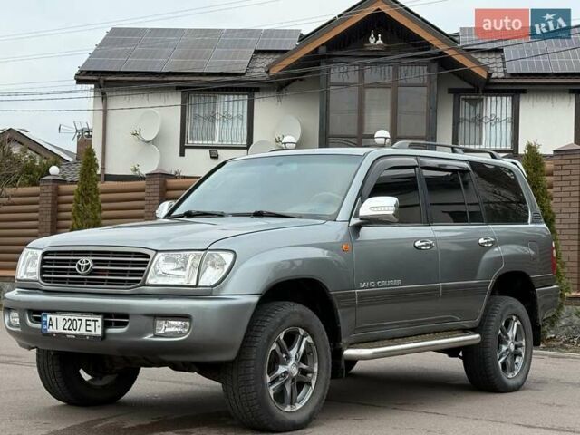 Серый Тойота Ленд Крузер, объемом двигателя 4.7 л и пробегом 460 тыс. км за 8500 $, фото 5 на Automoto.ua