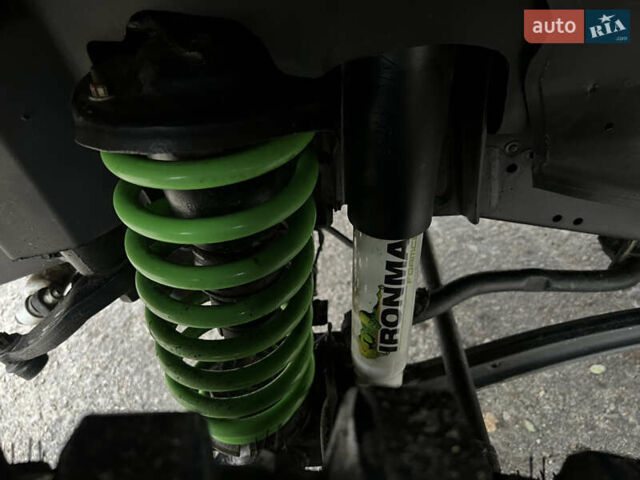 Серый Тойота Ленд Крузер, объемом двигателя 4.48 л и пробегом 210 тыс. км за 23000 $, фото 14 на Automoto.ua