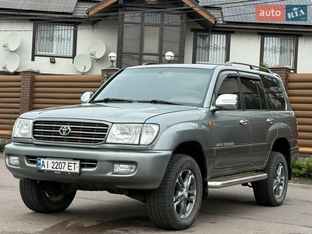 Серый Тойота Ленд Крузер, объемом двигателя 4.7 л и пробегом 460 тыс. км за 8500 $, фото 3 на Automoto.ua
