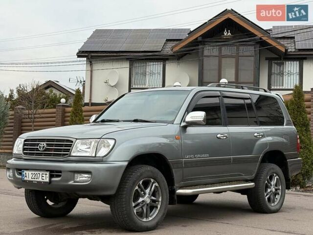 Серый Тойота Ленд Крузер, объемом двигателя 4.7 л и пробегом 460 тыс. км за 8500 $, фото 6 на Automoto.ua