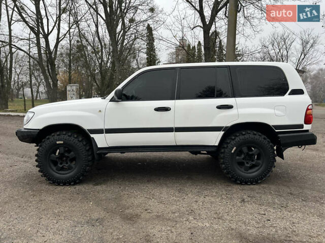 Серый Тойота Ленд Крузер, объемом двигателя 4.48 л и пробегом 210 тыс. км за 23000 $, фото 7 на Automoto.ua