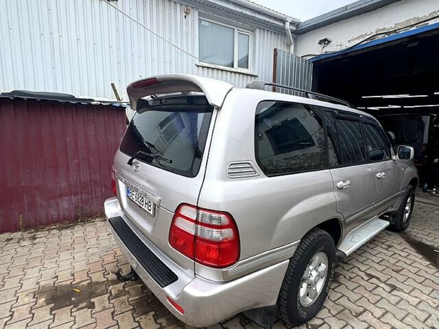 Серый Тойота Ленд Крузер, объемом двигателя 4.7 л и пробегом 525 тыс. км за 11000 $, фото 2 на Automoto.ua