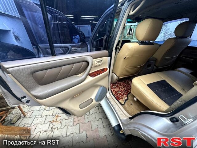 Серый Тойота Ленд Крузер, объемом двигателя 4.7 л и пробегом 525 тыс. км за 11000 $, фото 9 на Automoto.ua