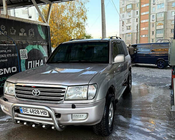 Серый Тойота Ленд Крузер, объемом двигателя 4.7 л и пробегом 525 тыс. км за 10900 $, фото 3 на Automoto.ua