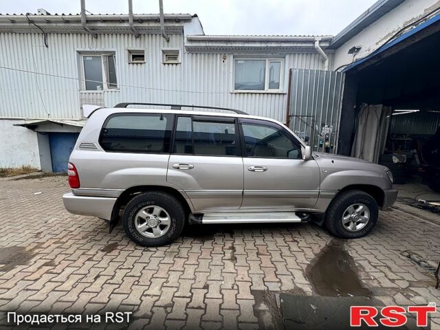 Серый Тойота Ленд Крузер, объемом двигателя 4.7 л и пробегом 525 тыс. км за 11000 $, фото 4 на Automoto.ua