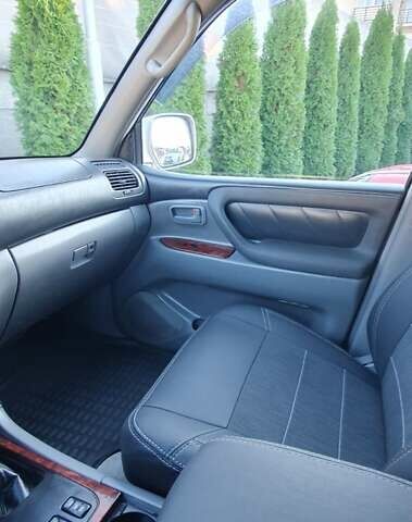 Сірий Тойота Ленд Крузер, об'ємом двигуна 4.2 л та пробігом 356 тис. км за 15000 $, фото 12 на Automoto.ua