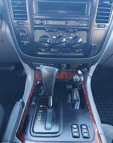 Сірий Тойота Ленд Крузер, об'ємом двигуна 4.2 л та пробігом 356 тис. км за 15000 $, фото 9 на Automoto.ua