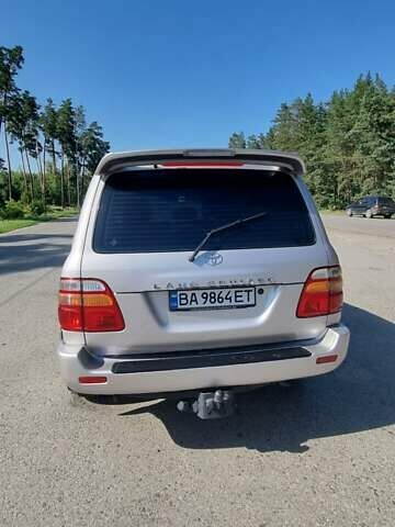 Сірий Тойота Ленд Крузер, об'ємом двигуна 4.2 л та пробігом 233 тис. км за 14900 $, фото 2 на Automoto.ua