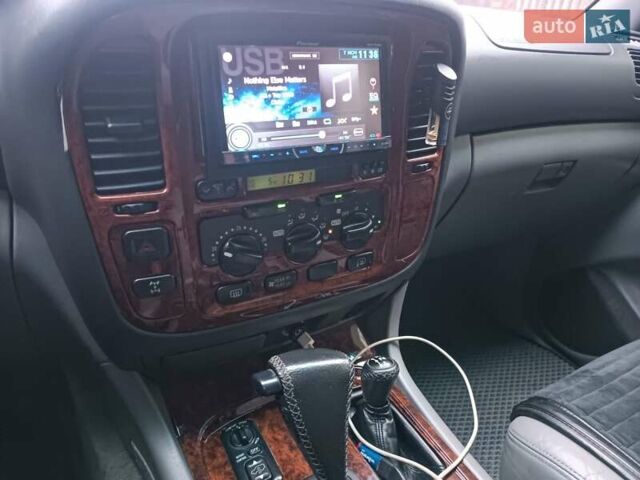 Сірий Тойота Ленд Крузер, об'ємом двигуна 4.2 л та пробігом 422 тис. км за 14300 $, фото 3 на Automoto.ua