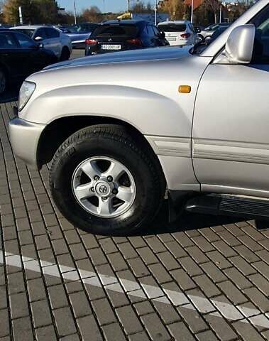 Сірий Тойота Ленд Крузер, об'ємом двигуна 4.2 л та пробігом 356 тис. км за 15000 $, фото 5 на Automoto.ua