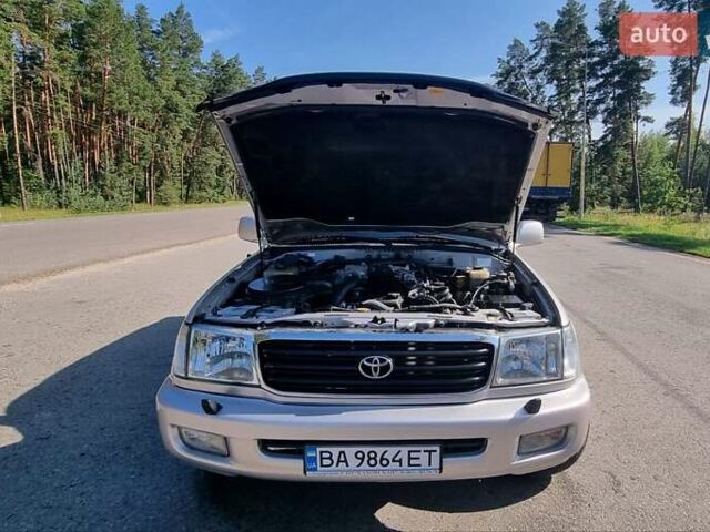 Сірий Тойота Ленд Крузер, об'ємом двигуна 4.2 л та пробігом 233 тис. км за 14900 $, фото 12 на Automoto.ua