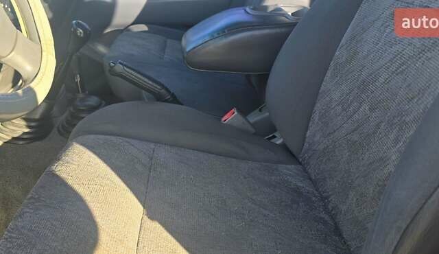 Сірий Тойота Ленд Крузер, об'ємом двигуна 4.2 л та пробігом 231 тис. км за 25000 $, фото 25 на Automoto.ua