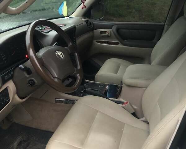 Сірий Тойота Ленд Крузер, об'ємом двигуна 4.7 л та пробігом 420 тис. км за 10000 $, фото 1 на Automoto.ua