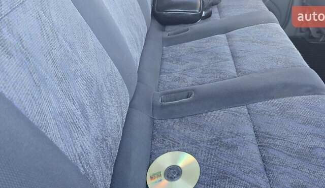 Сірий Тойота Ленд Крузер, об'ємом двигуна 4.2 л та пробігом 231 тис. км за 25000 $, фото 12 на Automoto.ua