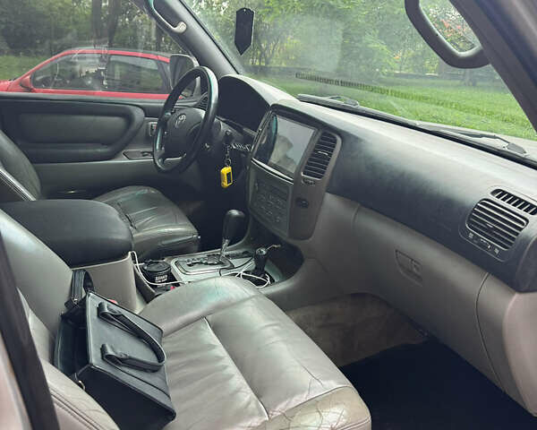 Серый Тойота Ленд Крузер, объемом двигателя 4.7 л и пробегом 419 тыс. км за 10500 $, фото 6 на Automoto.ua