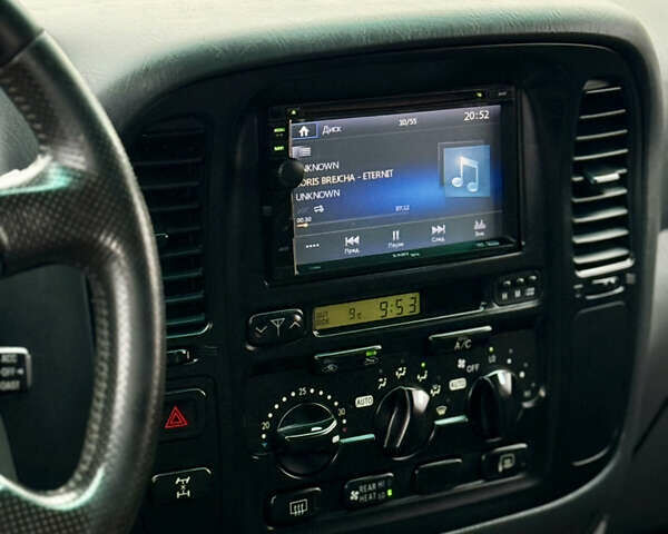 Серый Тойота Ленд Крузер, объемом двигателя 4.7 л и пробегом 421 тыс. км за 11650 $, фото 22 на Automoto.ua