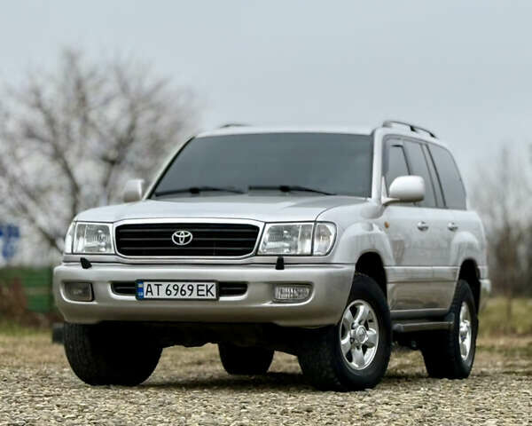 Серый Тойота Ленд Крузер, объемом двигателя 4.7 л и пробегом 421 тыс. км за 11650 $, фото 3 на Automoto.ua