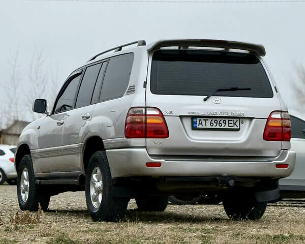 Серый Тойота Ленд Крузер, объемом двигателя 4.7 л и пробегом 421 тыс. км за 11650 $, фото 12 на Automoto.ua