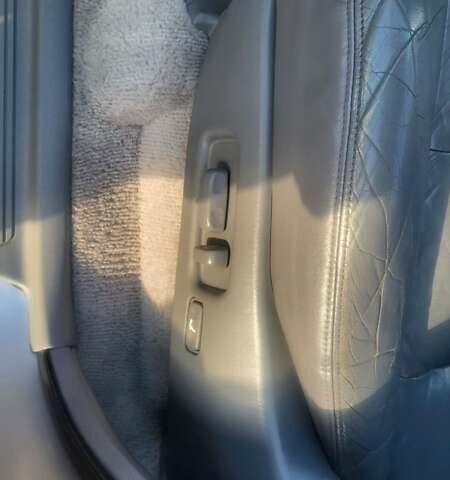 Серый Тойота Ленд Крузер, объемом двигателя 4.7 л и пробегом 310 тыс. км за 10500 $, фото 13 на Automoto.ua