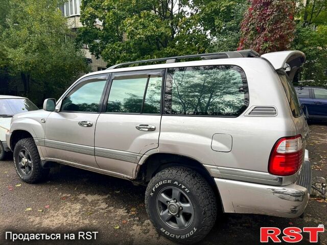 Серый Тойота Ленд Крузер, объемом двигателя 4.7 л и пробегом 419 тыс. км за 10000 $, фото 6 на Automoto.ua