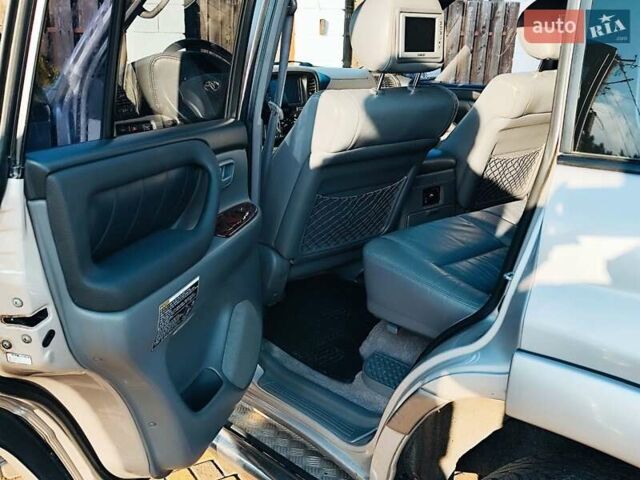 Серый Тойота Ленд Крузер, объемом двигателя 4.7 л и пробегом 310 тыс. км за 10500 $, фото 11 на Automoto.ua