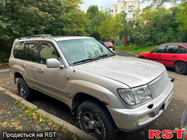 Серый Тойота Ленд Крузер, объемом двигателя 4.7 л и пробегом 419 тыс. км за 10000 $, фото 3 на Automoto.ua