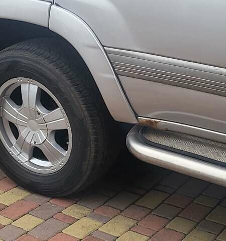 Серый Тойота Ленд Крузер, объемом двигателя 4.7 л и пробегом 310 тыс. км за 10500 $, фото 3 на Automoto.ua