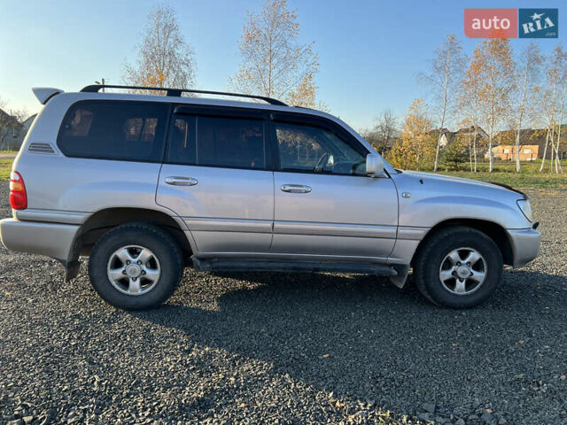 Сірий Тойота Ленд Крузер, об'ємом двигуна 4.66 л та пробігом 248 тис. км за 13099 $, фото 4 на Automoto.ua