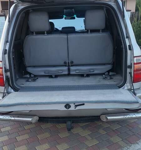 Серый Тойота Ленд Крузер, объемом двигателя 4.7 л и пробегом 310 тыс. км за 10500 $, фото 16 на Automoto.ua