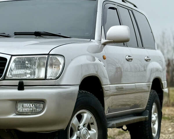 Серый Тойота Ленд Крузер, объемом двигателя 4.7 л и пробегом 421 тыс. км за 11650 $, фото 4 на Automoto.ua