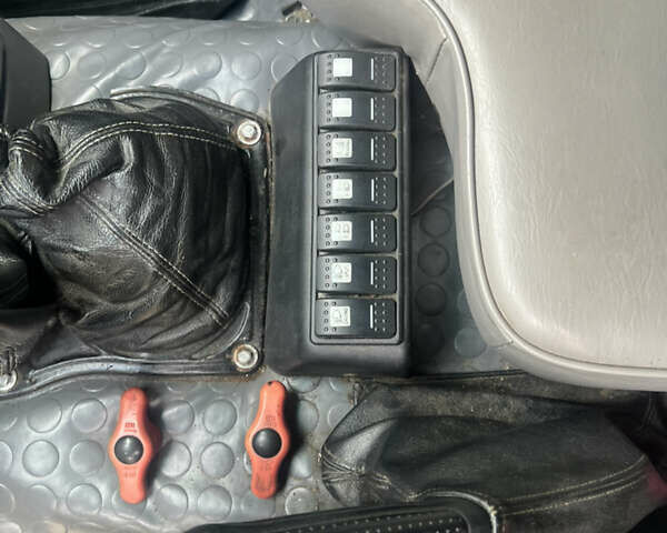 Серый Тойота Ленд Крузер, объемом двигателя 4.16 л и пробегом 111 тыс. км за 30000 $, фото 8 на Automoto.ua