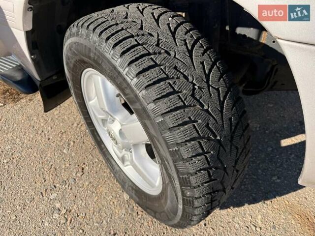 Серый Тойота Ленд Крузер, объемом двигателя 4.66 л и пробегом 342 тыс. км за 15500 $, фото 23 на Automoto.ua