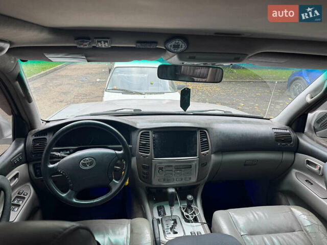 Серый Тойота Ленд Крузер, объемом двигателя 4.7 л и пробегом 419 тыс. км за 10500 $, фото 8 на Automoto.ua