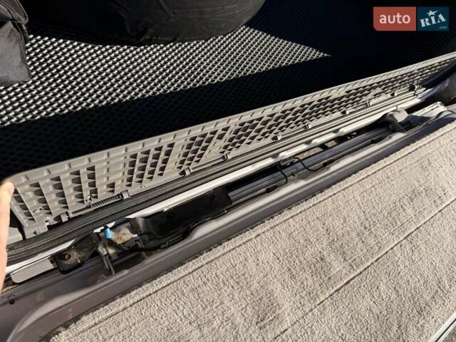 Серый Тойота Ленд Крузер, объемом двигателя 4.66 л и пробегом 342 тыс. км за 15500 $, фото 21 на Automoto.ua