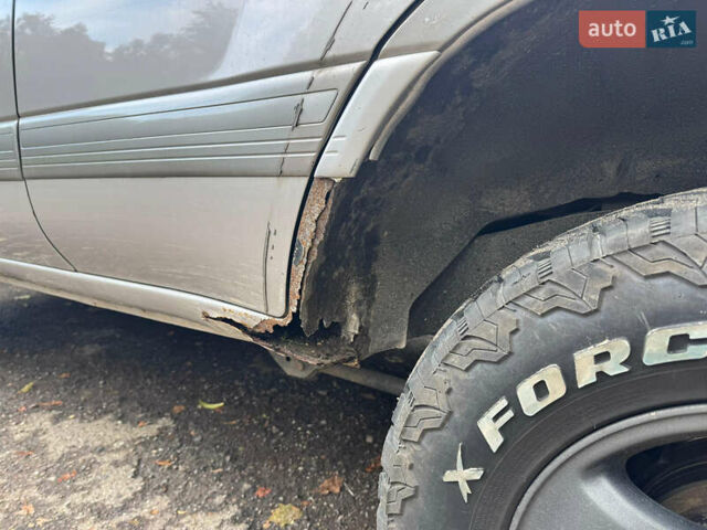 Серый Тойота Ленд Крузер, объемом двигателя 4.7 л и пробегом 419 тыс. км за 10500 $, фото 9 на Automoto.ua